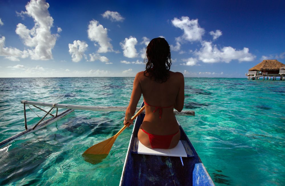 Tahiti paddleboarding